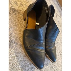 Size 8.5 adorable ankle boots!